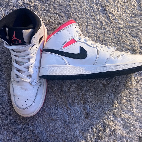 Jordan 1 (pink white and black) - Picture 4 of 6